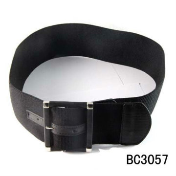 Ceinture élastique de la femme noire large